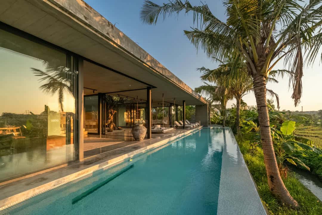 PRIME LOCATION 5 BEDROOM VILLA FOR SALE FREEHOLD IN CANGGU BE-2282 